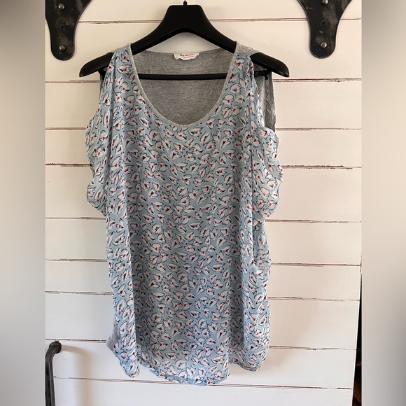 Cold shoulder style blouse - Picture 1 of 4